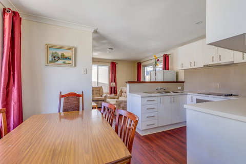 Brilliant, Neat, Convenient, Family-friendly House - Tourism Caloundra 3