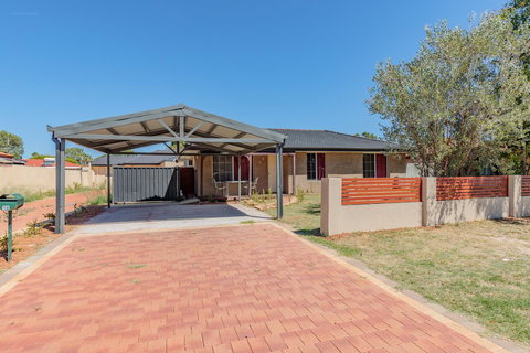 Brilliant, Neat, Convenient, Family-friendly House - Tourism Caloundra 15