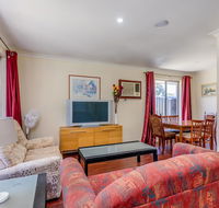 Brilliant neat convenient family-friendly house - Tourism Caloundra
