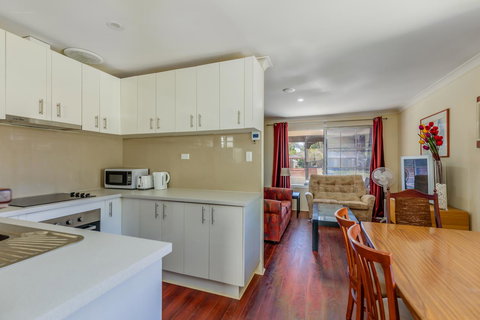 Brilliant, Neat, Convenient, Family-friendly House - Tourism Caloundra 4