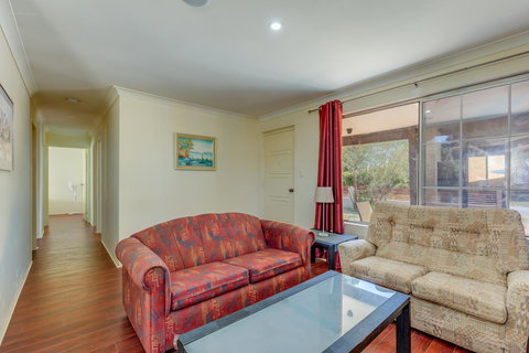 Brilliant, Neat, Convenient, Family-friendly House - Tourism Caloundra 2