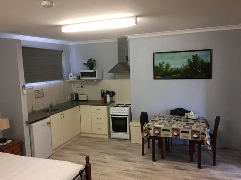 Armadale Cottage Bed & Breakfast - Tourism Caloundra 8