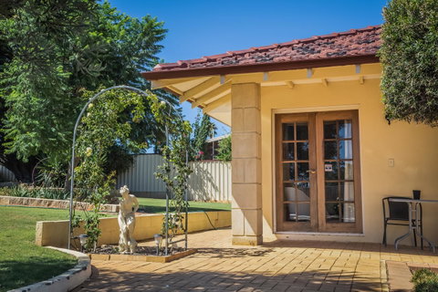 Armadale Cottage Bed & Breakfast - Tourism Caloundra 36