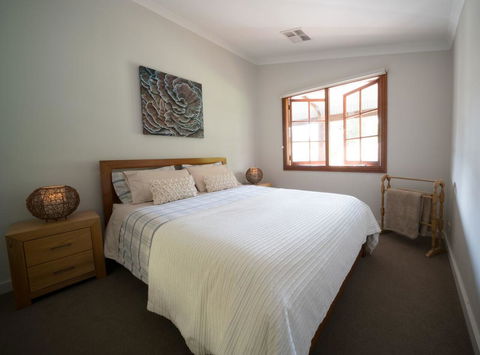 The Farmhouse - Tourism Caloundra 6