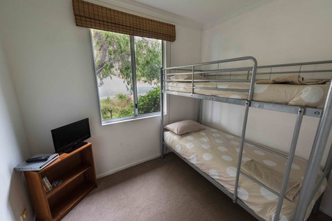 Peppy Beach Ocean Views - Tourism Caloundra 13