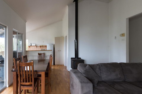 Peppy Beach Ocean Views - Tourism Caloundra 6