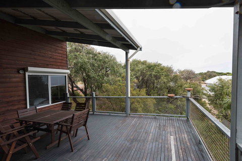 Peppy Beach Ocean Views - Tourism Caloundra 0