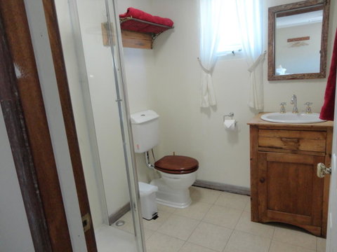 Di's Cabin In Dwellingup - Tourism Caloundra 20
