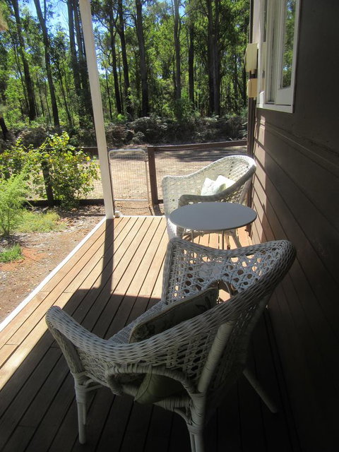 Di's Cabin In Dwellingup - Tourism Caloundra 0