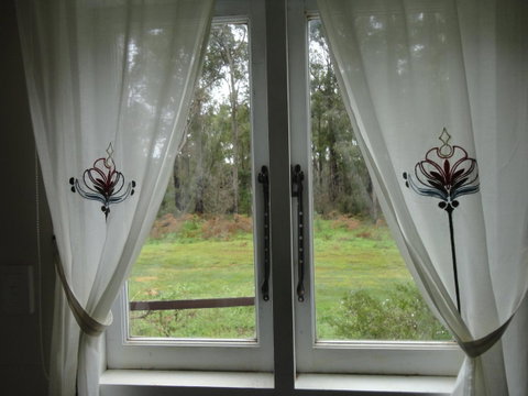 Di's Cabin In Dwellingup - Tourism Caloundra 22