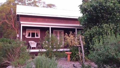 Di's Cabin In Dwellingup - Tourism Caloundra 5