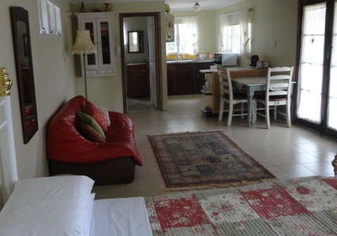 Di's Cabin In Dwellingup - Tourism Caloundra 17