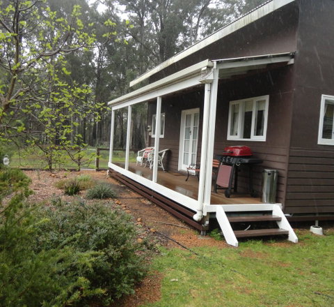 Di's Cabin In Dwellingup - Tourism Caloundra 7
