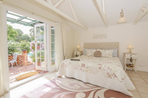 Rosebridge House Bed & Breakfast Adult Retreat - Tourism Caloundra 4