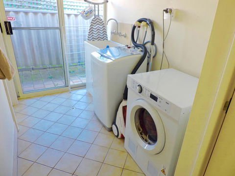 Silver Gull Family Retreat - Tourism Caloundra 9