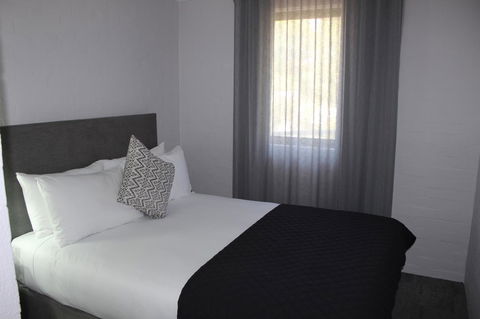 Atrium Hotel Mandurah - Tourism Caloundra 3