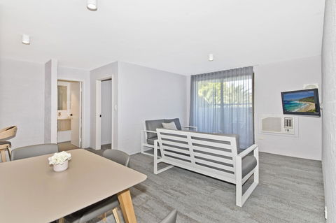 Atrium Hotel Mandurah - Tourism Caloundra 25
