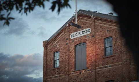 The Premier Mill Hotel - Tourism Caloundra 12