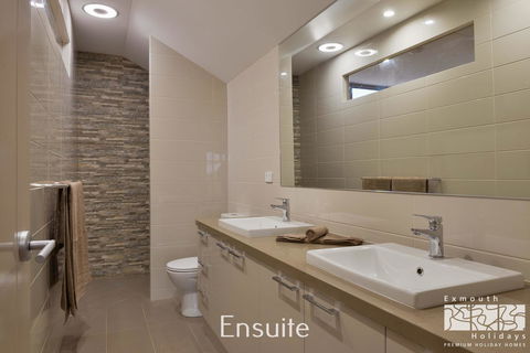 7 Kestrel Place - Tourism Caloundra 13