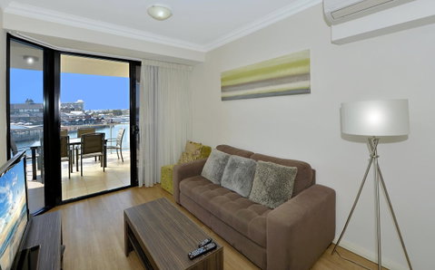 Dolphin Quay Apartments - Tourism Caloundra 3