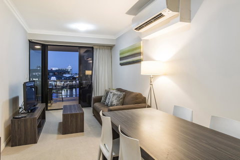 Dolphin Quay Apartments - Tourism Caloundra 19