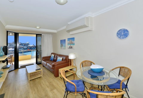 Dolphin Quay Apartments - Tourism Caloundra 12