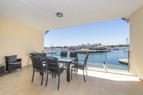 Dolphin Quay Apartments - Tourism Caloundra 17