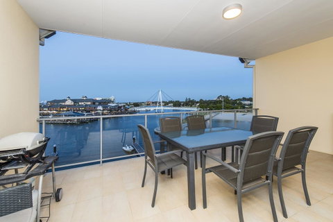 Dolphin Quay Apartments - Tourism Caloundra 23