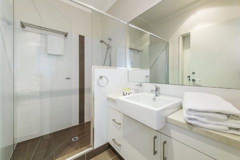 Dolphin Quay Apartments - Tourism Caloundra 42