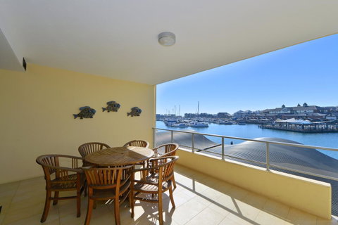 Dolphin Quay Apartments - Tourism Caloundra 14