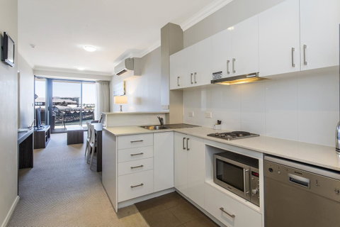 Dolphin Quay Apartments - Tourism Caloundra 35