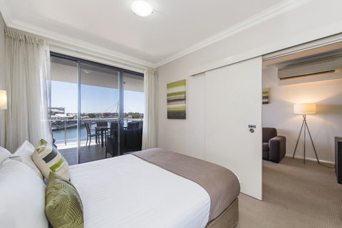 Dolphin Quay Apartments - Tourism Caloundra 28