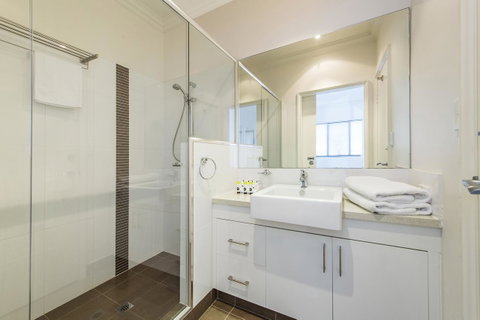 Dolphin Quay Apartments - Tourism Caloundra 40
