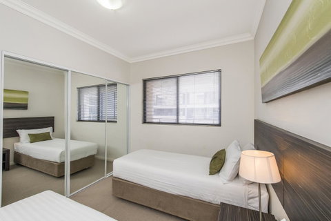 Dolphin Quay Apartments - Tourism Caloundra 41