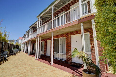 The Jetty Resort - Tourism Caloundra 33