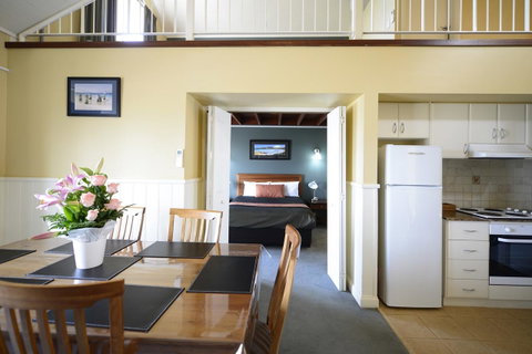 The Jetty Resort - Tourism Caloundra 4