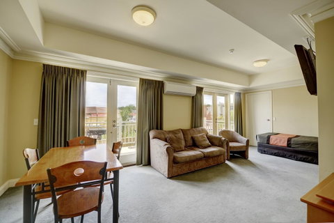 The Jetty Resort - Tourism Caloundra 24