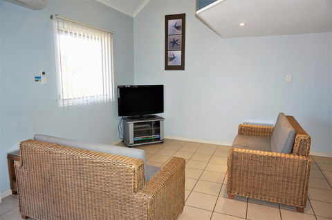Osprey Holiday Village Unit 122 2 Bedroom - Tourism Caloundra 2