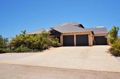 27 Corella Court - Tourism Caloundra 1