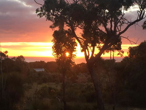 Eagle Bay House - Tourism Caloundra 10