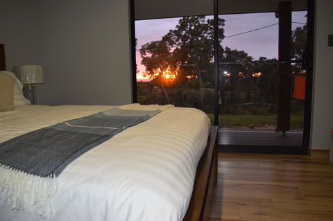 Eagle Bay House - Tourism Caloundra 9