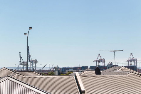 Fremantle Sunset Studio Rottnest Island Views - Tourism Caloundra 7