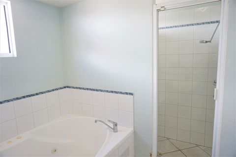 Osprey Holiday Village Unit 120 - Plenty Of Room For A Large Family - Tourism Caloundra 12