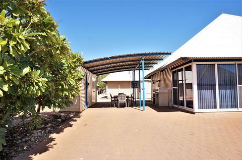 Osprey Holiday Village Unit 120 - Plenty Of Room For A Large Family - Tourism Caloundra 17