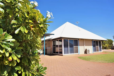 Osprey Holiday Village Unit 120 - Plenty Of Room For A Large Family - Tourism Caloundra 18