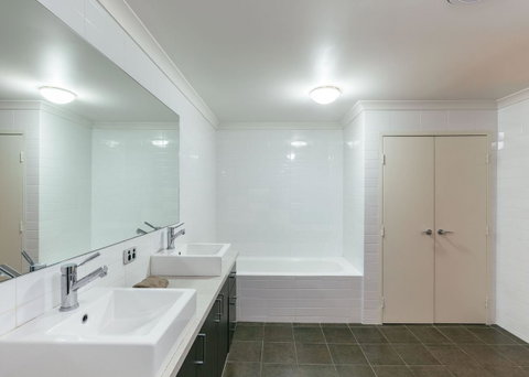 Wray Callan Apartments - Tourism Caloundra 5