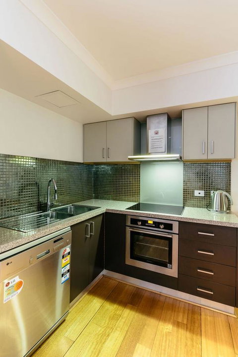 Wray Callan Apartments - Tourism Caloundra 0