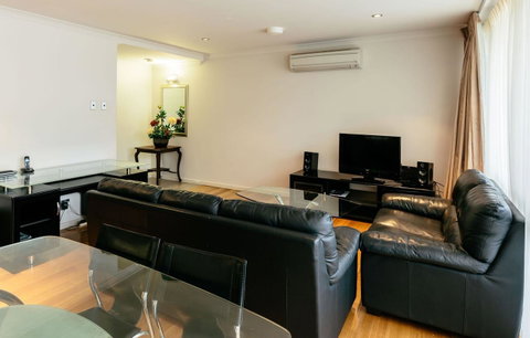Wray Callan Apartments - Tourism Caloundra 3