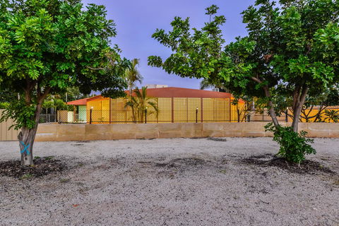 30 Kennedy Street - Tourism Caloundra 3