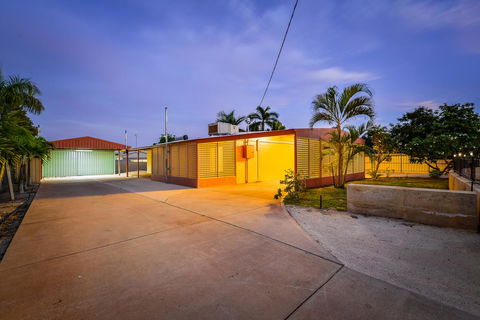 30 Kennedy Street - Tourism Caloundra 0